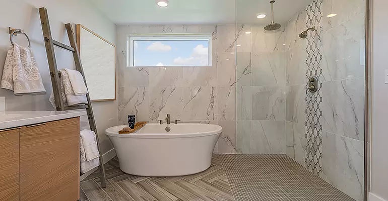 Luxury Master Bath Designs in East Farmingdale
